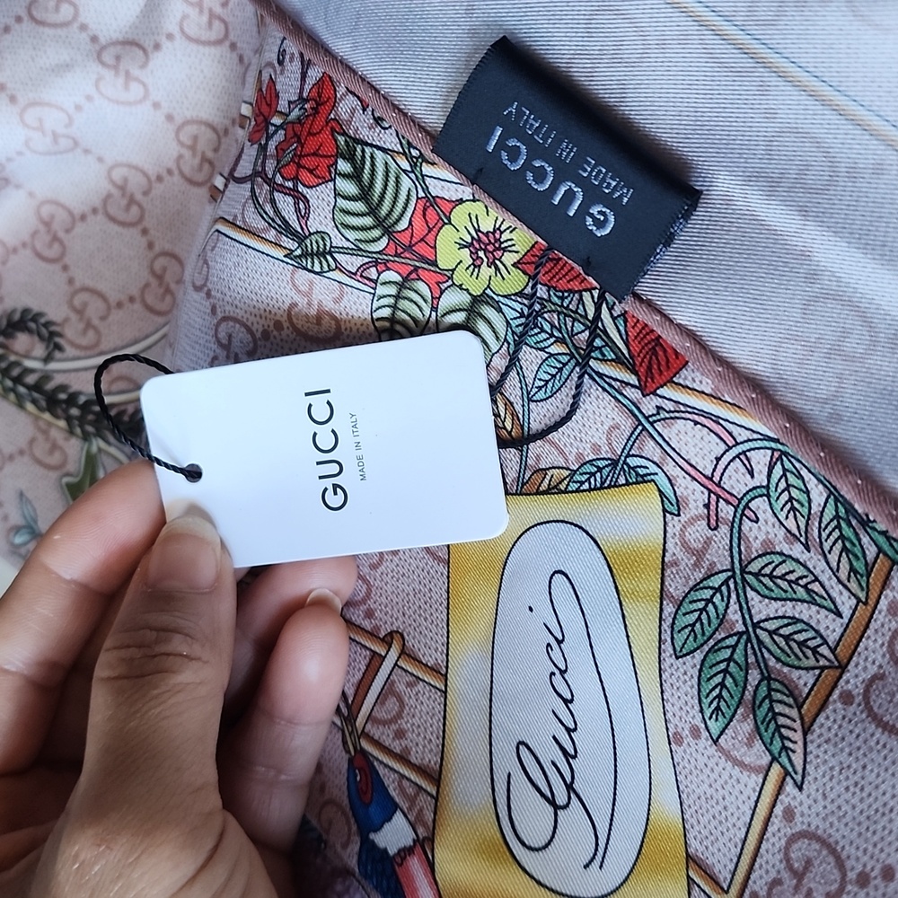 Floral Patterned Brown Scarf - Picture 12 of 13